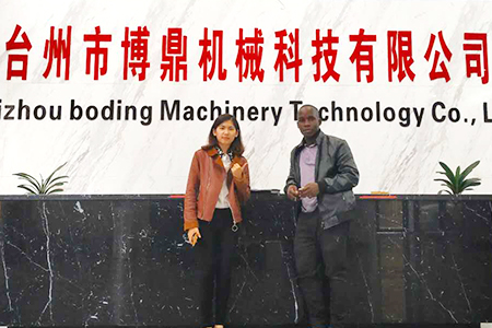 Socks knitting machine