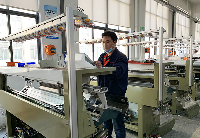 Socks knitting machine